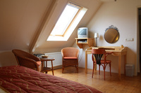 In de slaapkamer ook een TV en bureau